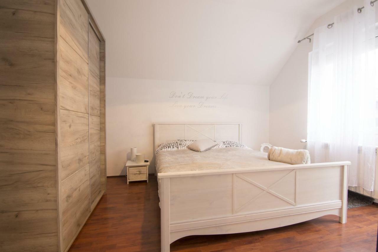 Apartamento Dolce Casa Belgrado Exterior foto